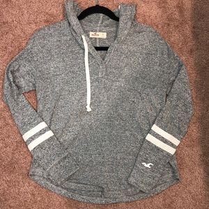 hollister grey long sleeve with hood